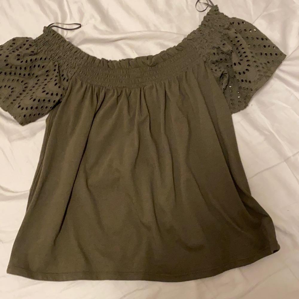 Express of the shoulder top never worn